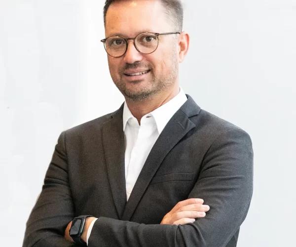 Giovani Bernardo copiar